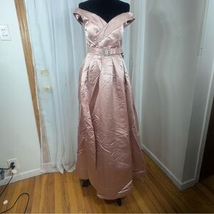 Elegant Blush Off-Shoulder Prom Gown